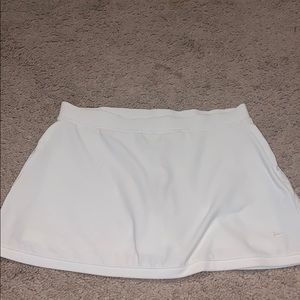 NIKE TENNIS SKIRT SIZE MEDIUM